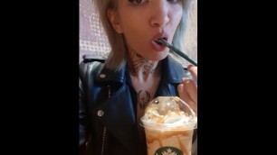 Naughty Blonde make Public Flashing on Starbucks